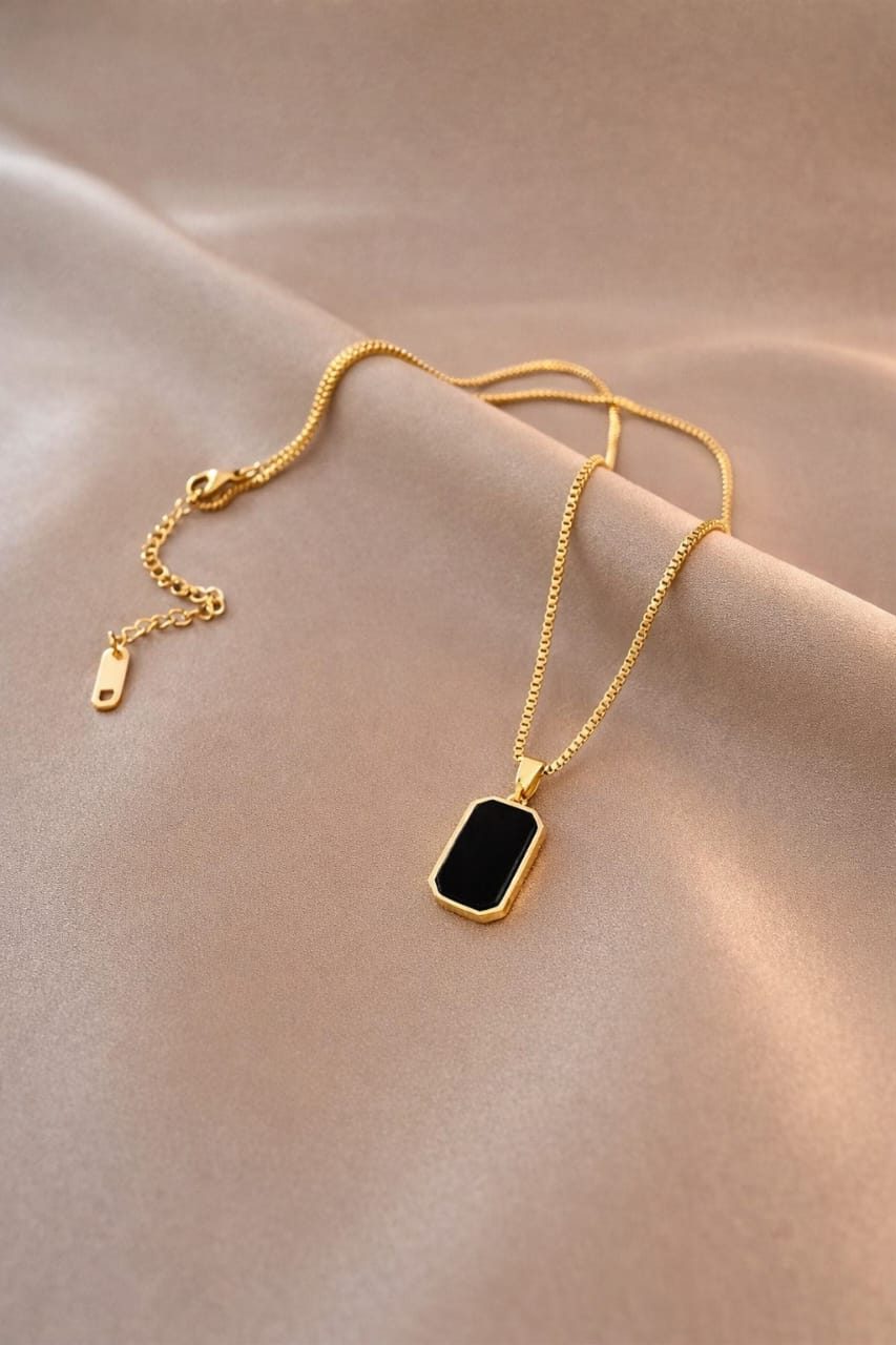Auraa Black Onyx Rectangle Box Neckchain